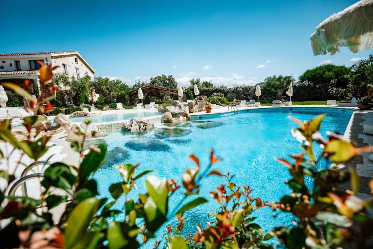 Hotel Pulicinu Baja Sardinia Kültér fotó