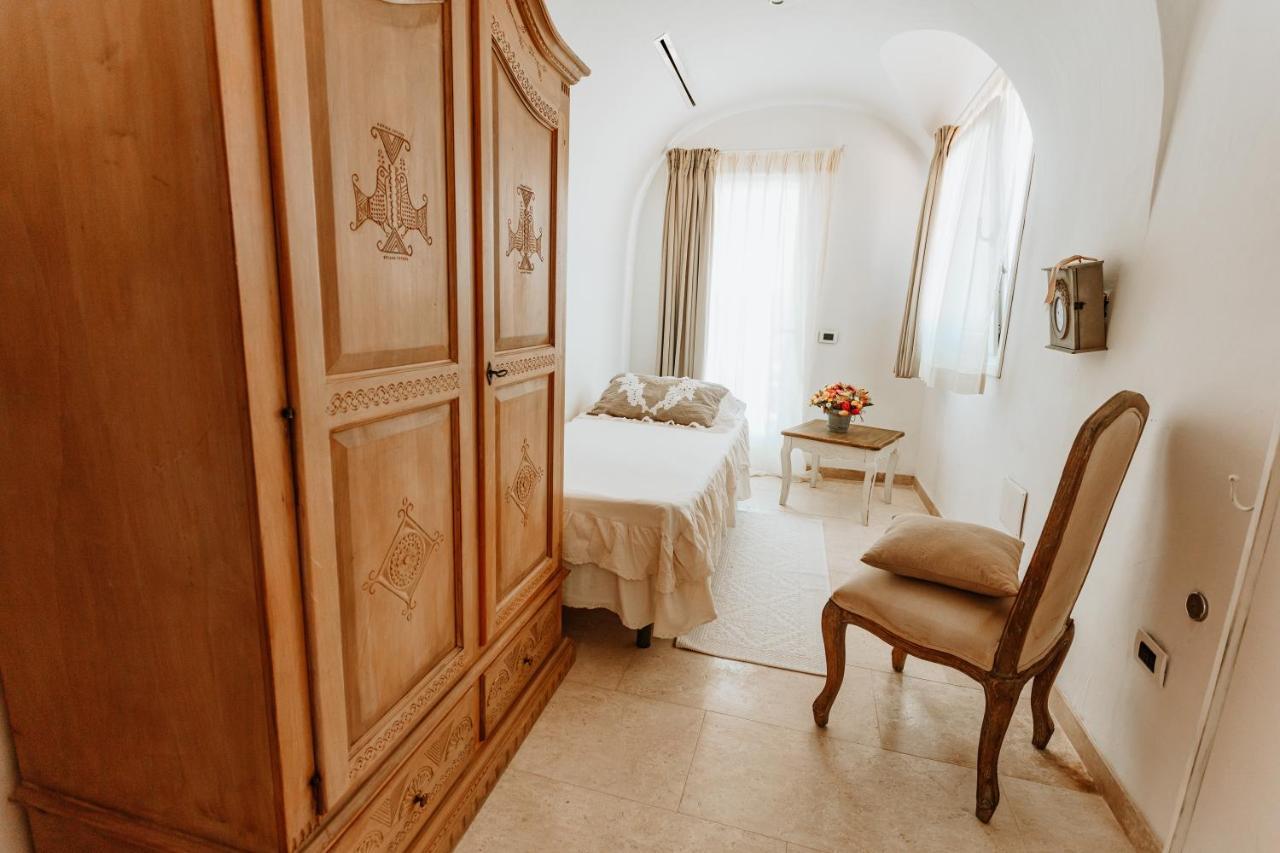 Hotel Pulicinu Baja Sardinia Kültér fotó