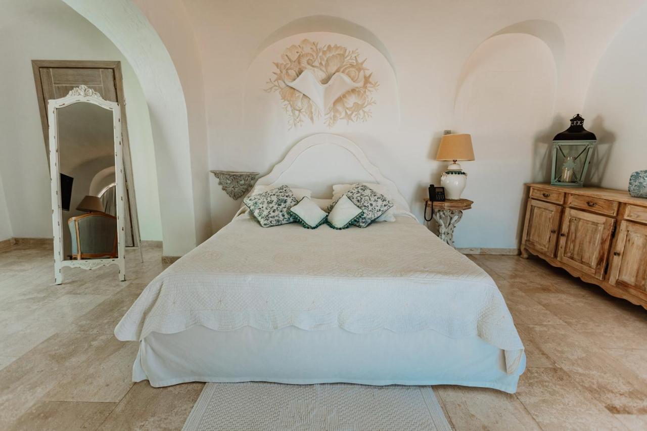 Hotel Pulicinu Baja Sardinia Kültér fotó