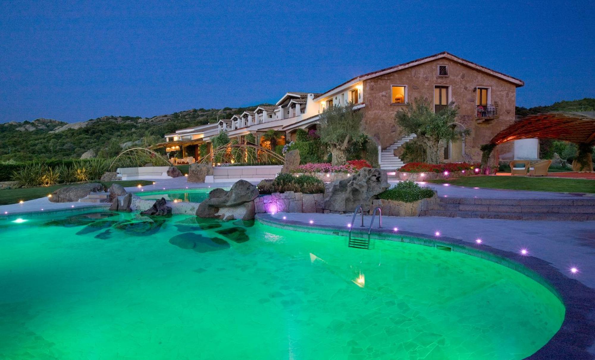 Hotel Pulicinu Baja Sardinia Kültér fotó