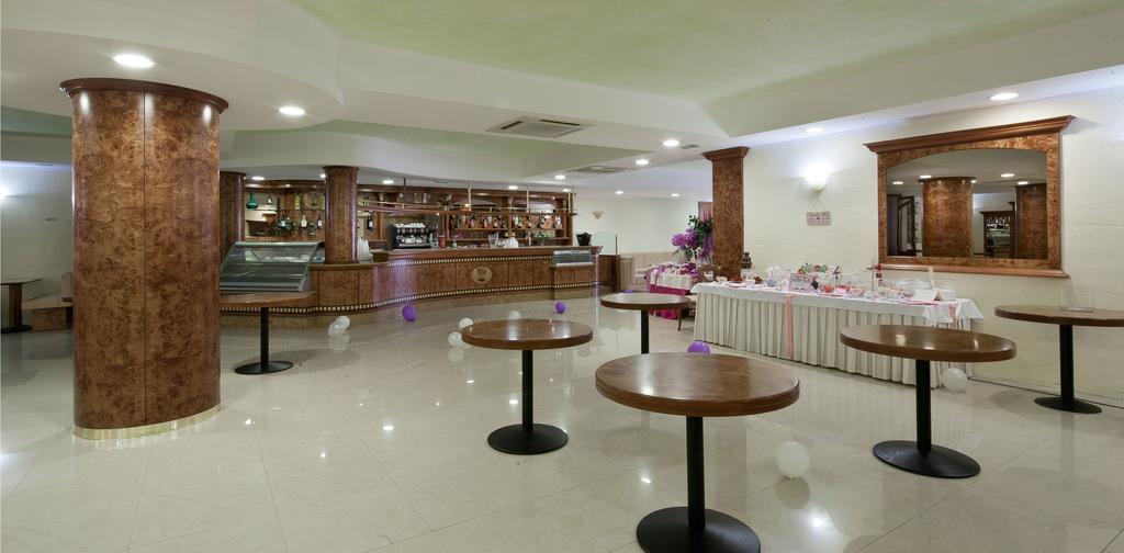 Hotel Pulicinu Baja Sardinia Kültér fotó