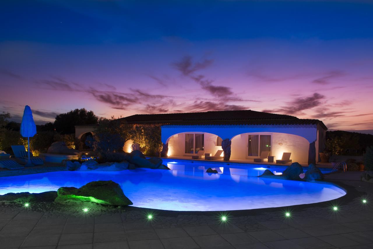 Hotel Pulicinu Baja Sardinia Kültér fotó