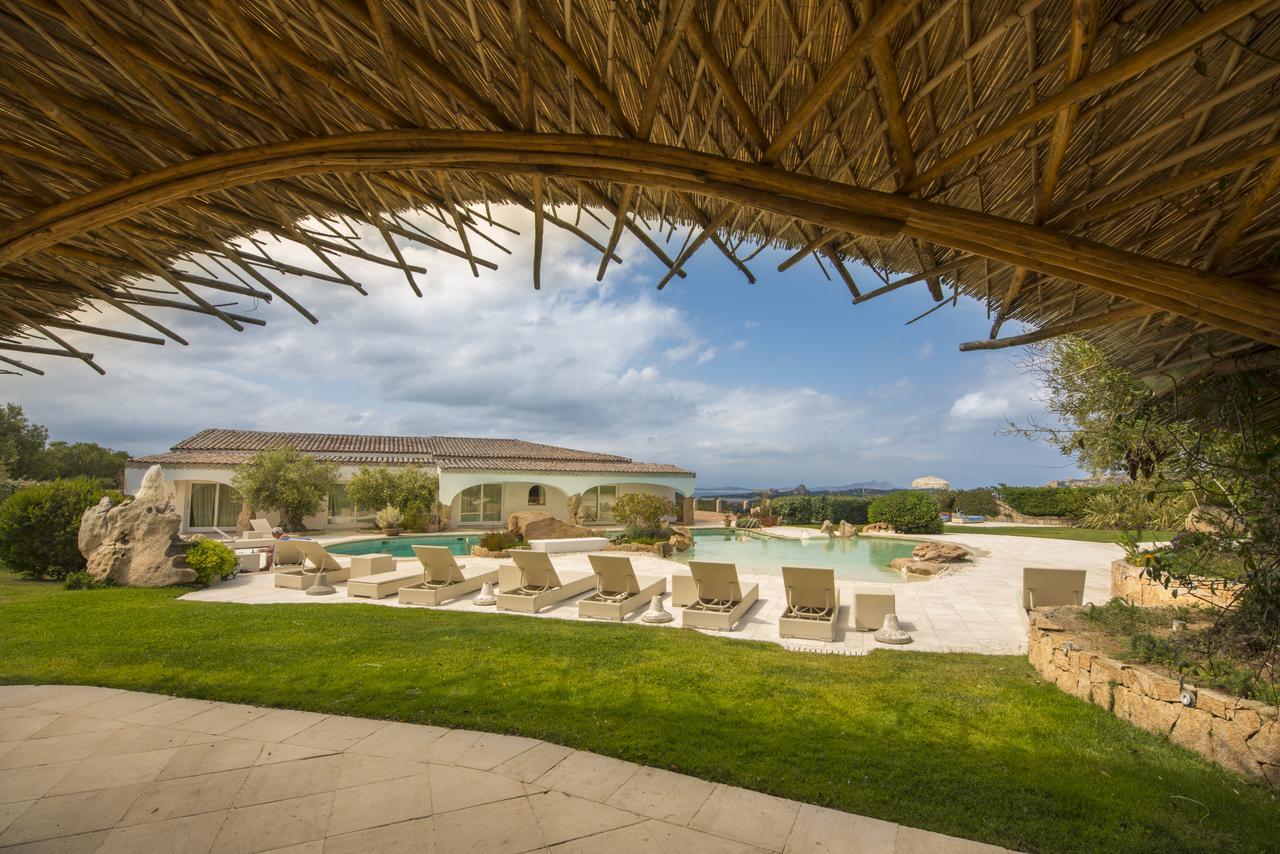 Hotel Pulicinu Baja Sardinia Kültér fotó