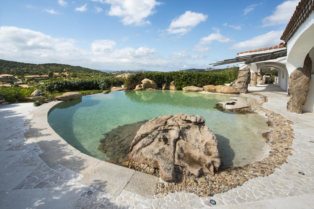 Hotel Pulicinu Baja Sardinia Kültér fotó