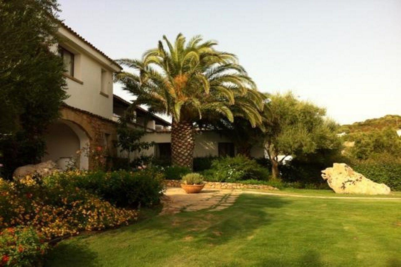 Hotel Pulicinu Baja Sardinia Kültér fotó