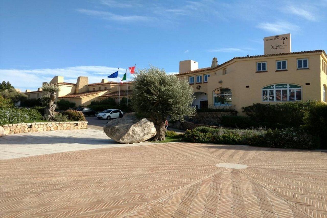 Hotel Pulicinu Baja Sardinia Kültér fotó