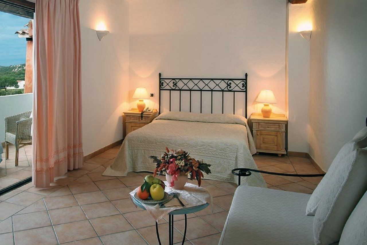 Hotel Pulicinu Baja Sardinia Kültér fotó